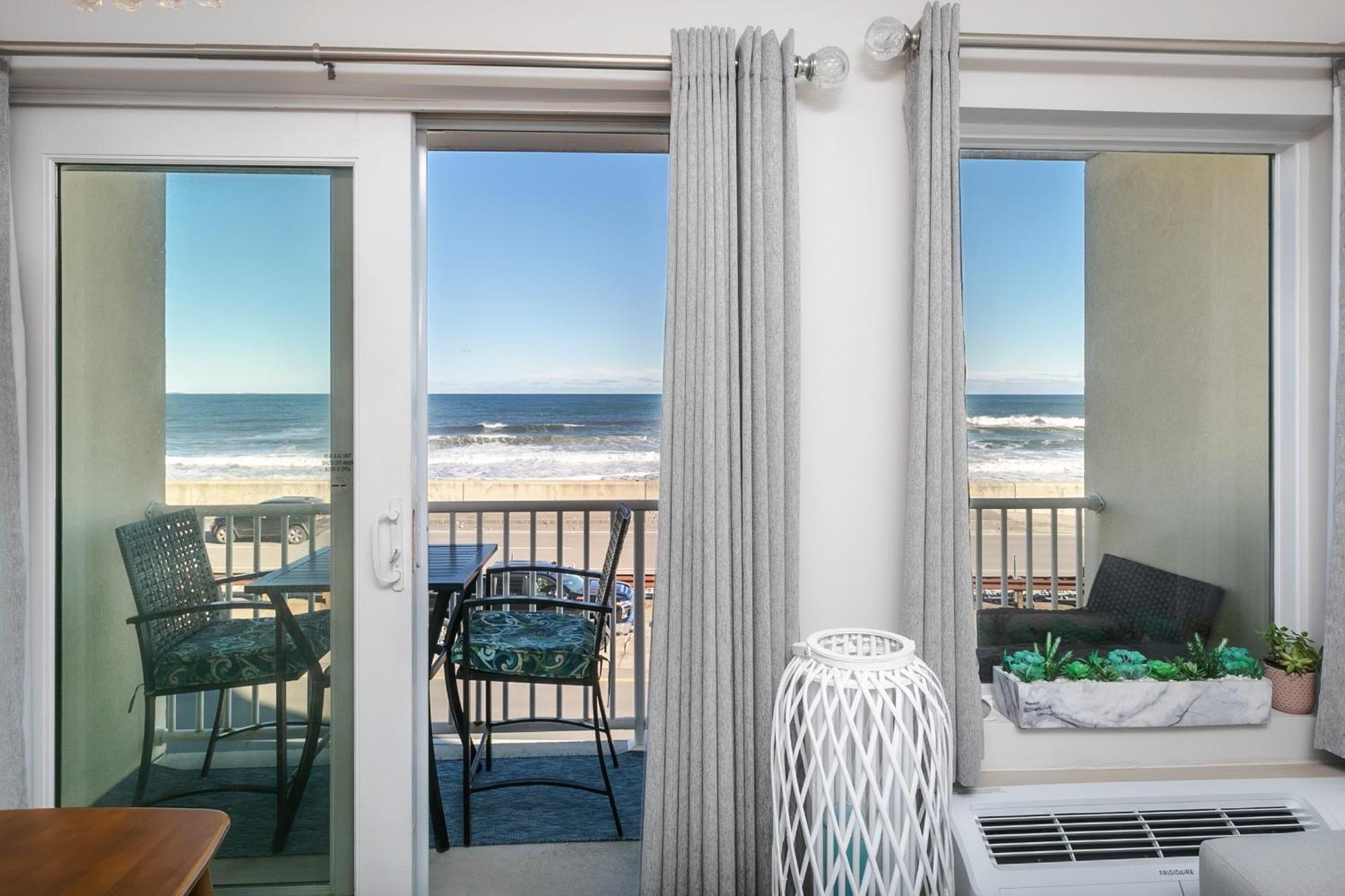 Direct Oceanfront Studio Suite! Hampton Εξωτερικό φωτογραφία